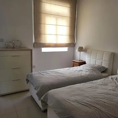 Luxury On Saint Julians Bay *